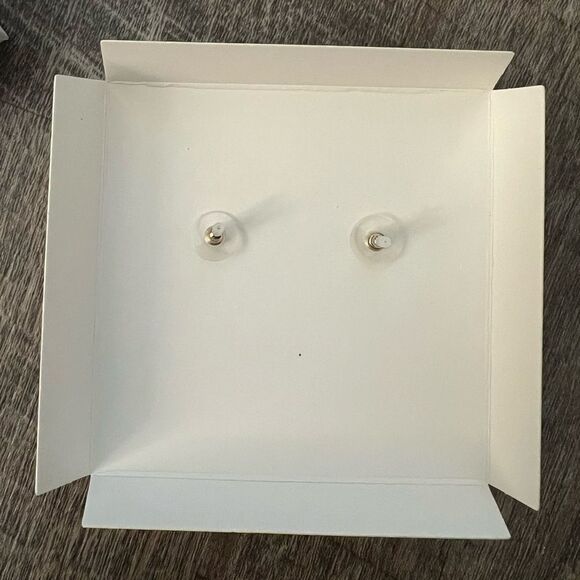 Disney x Bauble Bar Mickey Mouse Christmas Lights Earrings - Picture 3 of 5